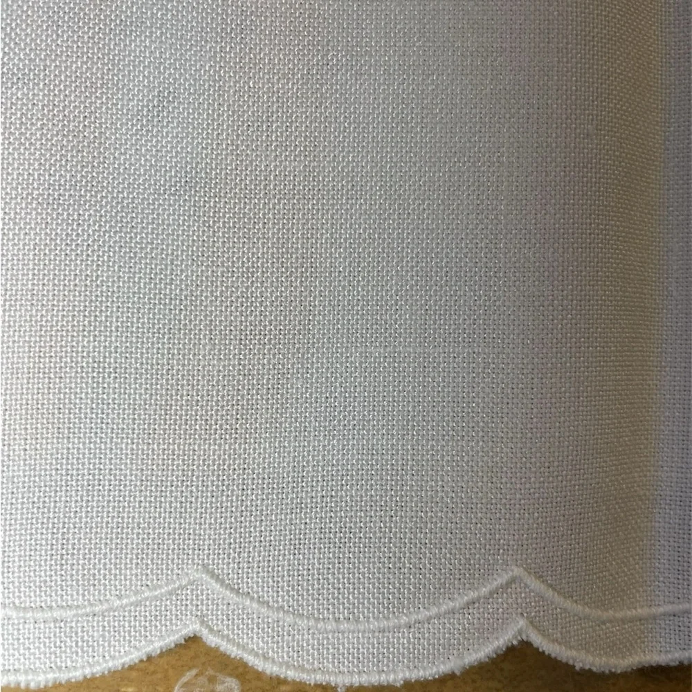 Elegant Cloth White Scalloped Napkins